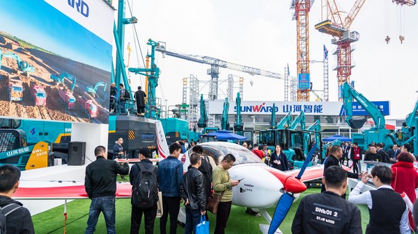 首日签单2.6亿元,山河智能创新产品引爆上海宝马展