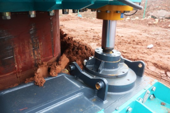 喜讯!山河智能SWRC170自行式全回转全套管钻机获湖南省首台(套)重大技术装备产品奖励!