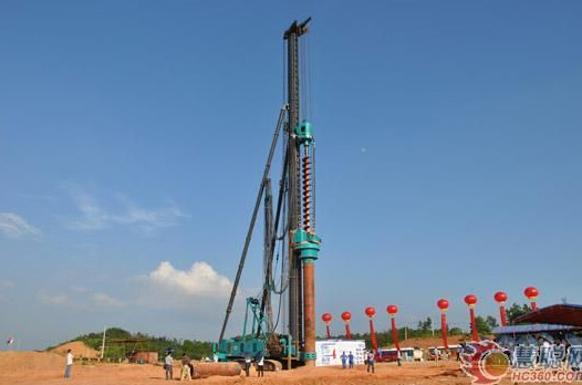 21.jpg 慧聪网——山河智能双动力头强力多功能钻机工法研讨会举行