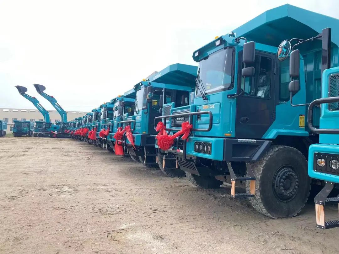 效率更高、实力更强!山河智能“矿山搭档”批量交付